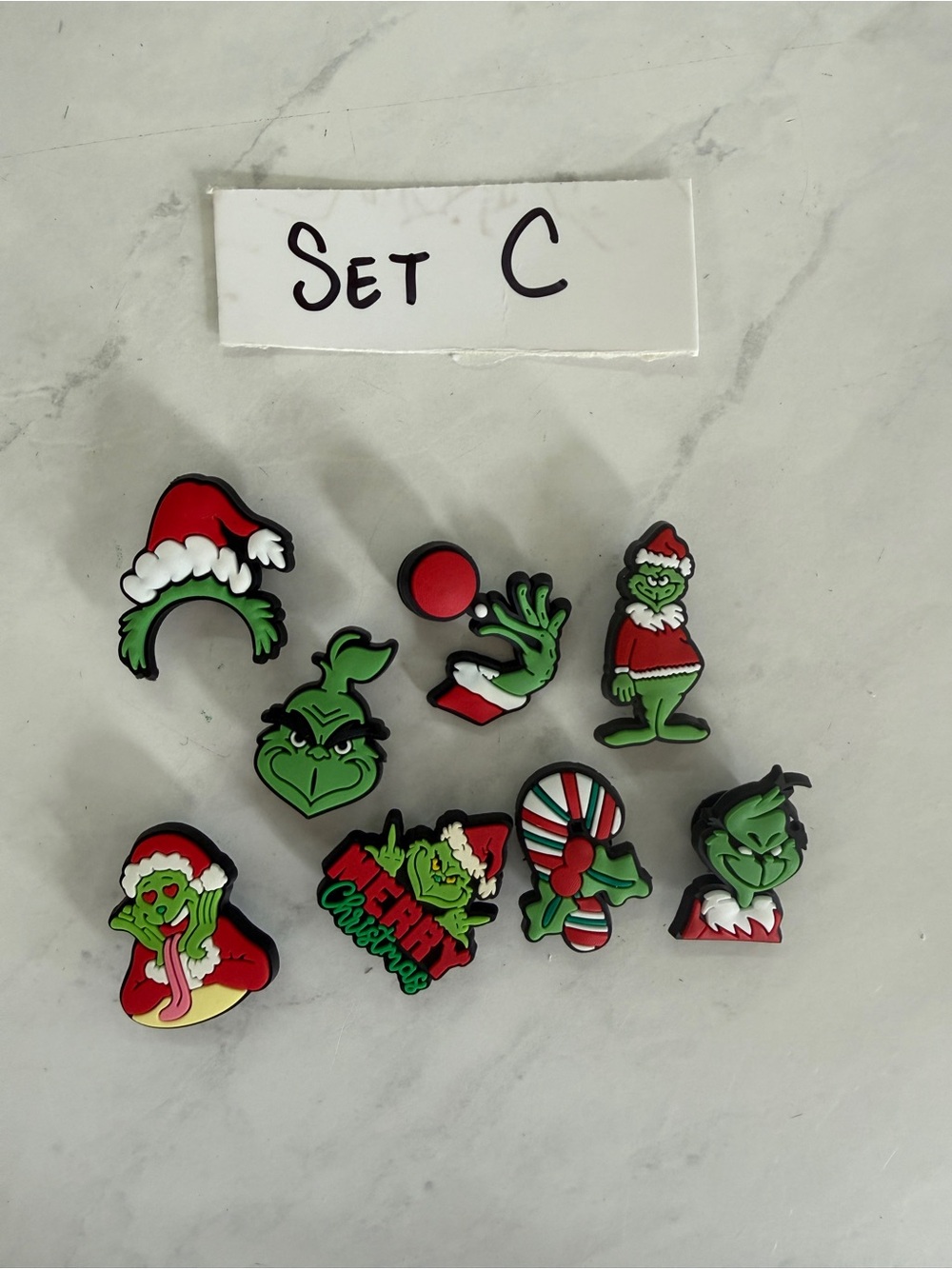 3/$25 💚 The Grinch Who Stole Christmas 8-Piece Shoe Charm Set (Set C) 💚